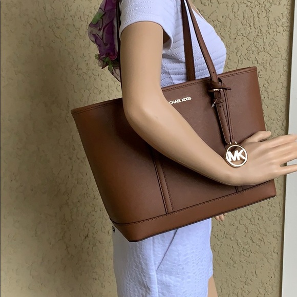 Michael Kors Bags Michael Kors Jet Set Should Tote - Picture 2 of 16